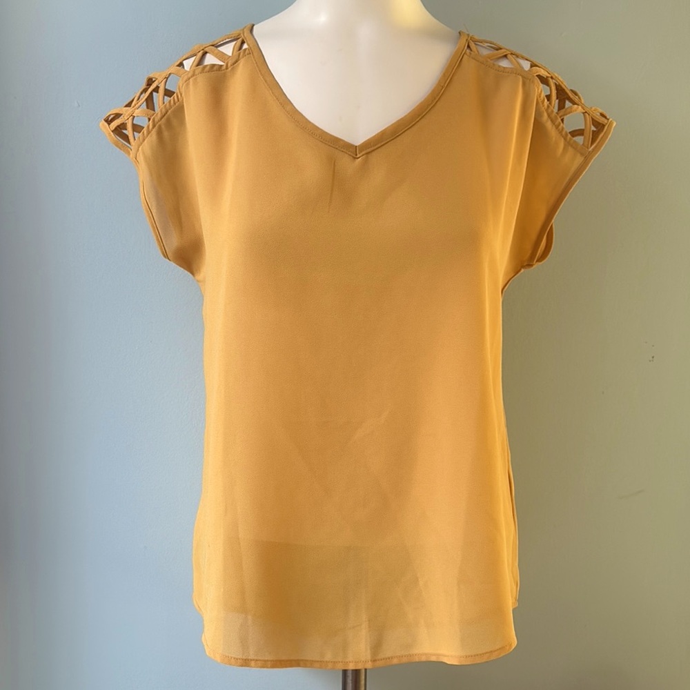 NWT E&M Mustard Yellow Top with Cutout Sleeves Women's V- Neck Blouse Size Small